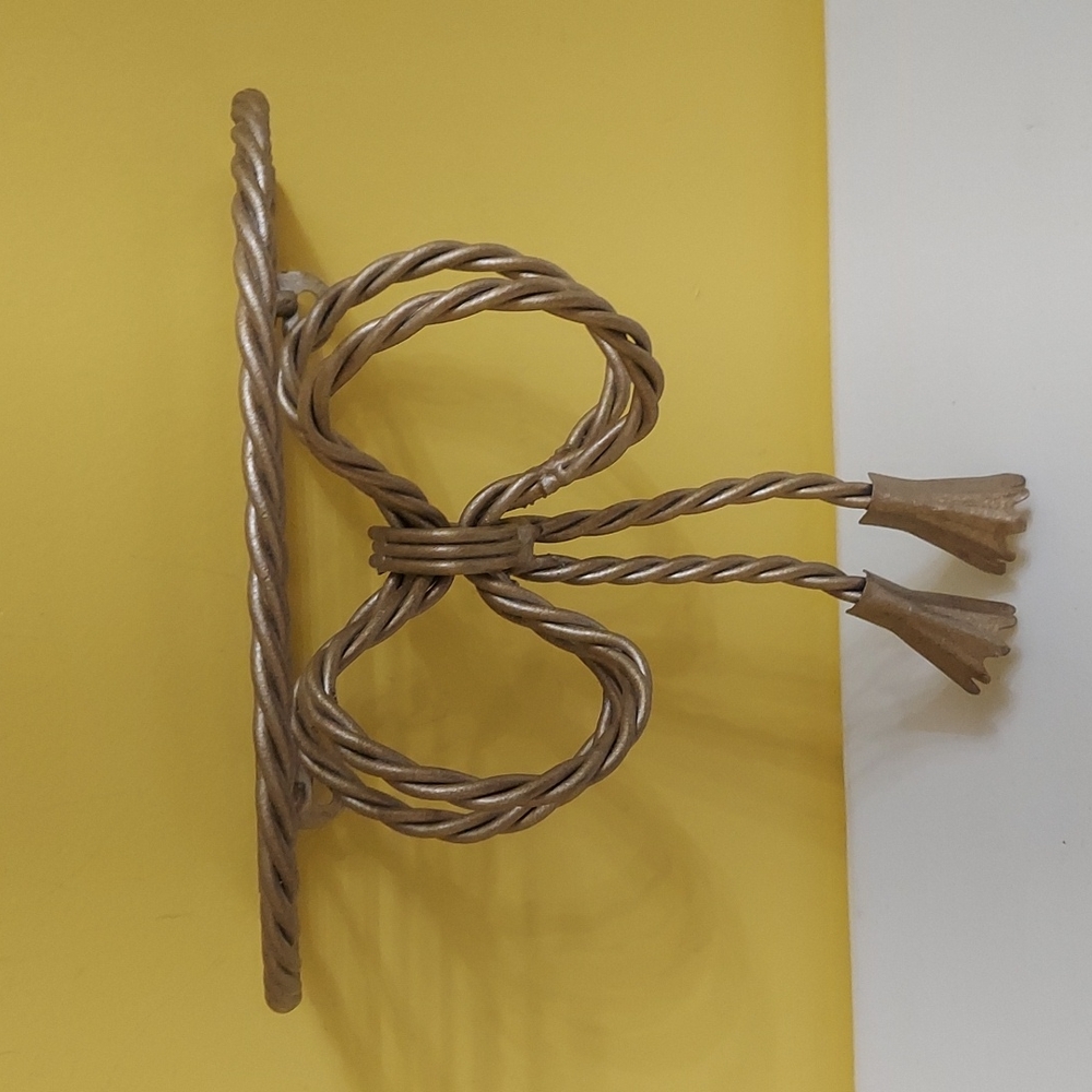 Metal Bow Shelf
